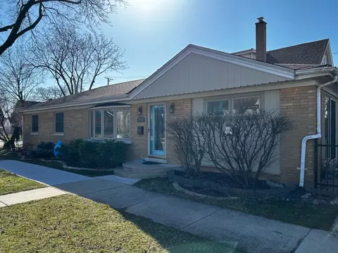 Exterior - 8001 45th St, Lyons, IL 60534 photo 2 of 14
