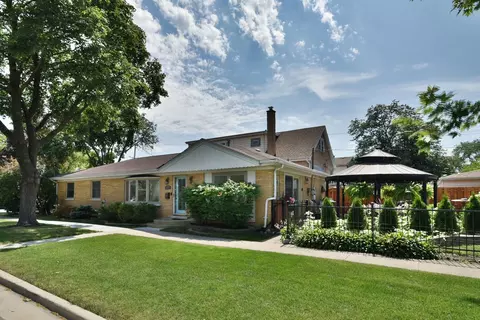 Exterior - 8001 45th St, Lyons, IL 60534 photo 6 of 14