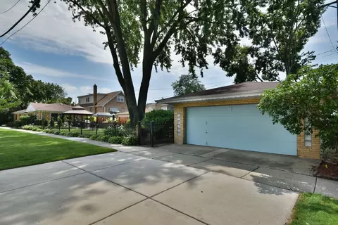 Exterior - 8001 45th St, Lyons, IL 60534 photo 4 of 14