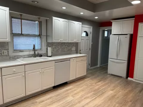 Kitchen - 8001 45th St, Lyons, IL 60534 photo 2 of 2