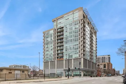 700 W Van Buren St #1002, Chicago, IL 60607