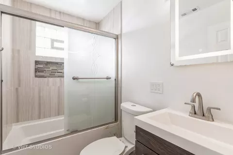 885 Walnut Ct, Des Plaines, IL 60016 photo 9