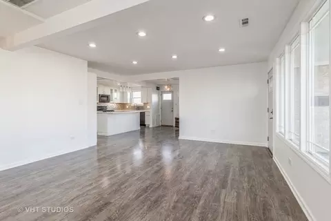 885 Walnut Ct, Des Plaines, IL 60016 photo 3