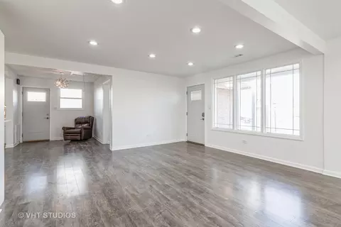 885 Walnut Ct, Des Plaines, IL 60016 photo 4