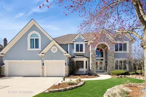 1 N676 Woodhall Ct, Winfield, IL 60190