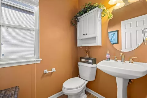 Bath - 13428 Skyline Dr, Plainfield, IL 60585 photo 1 of 5