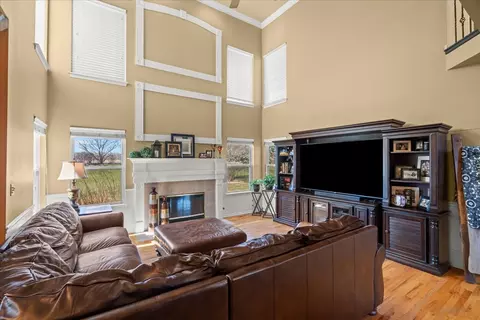 Living - 13428 Skyline Dr, Plainfield, IL 60585 photo 2 of 2