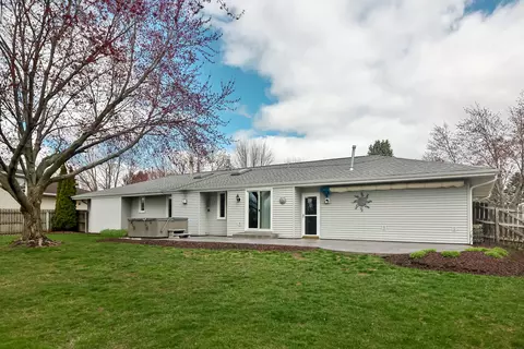 Exterior - 7347 Sorghum Ln, Cherry Valley, IL 61016 photo 3 of 4