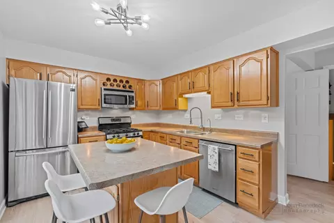2091 Willow Run, Wheaton, IL 60189 photo 8