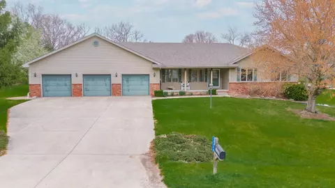 19644 Nottingham Dr, Downs, IL 61736