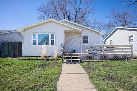 153 S Monroe Ave, Bradley, IL 60915
