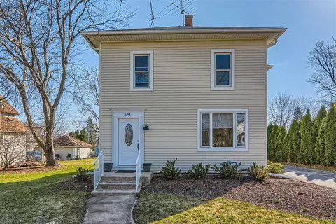 141 Ellsworth St, Crystal Lake, IL 60014