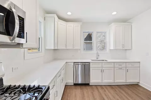 Kitchen - 674 Forest Ave, Elgin, IL 60120 photo 3 of 4