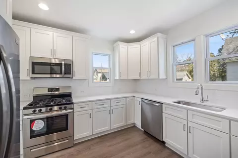 Kitchen - 674 Forest Ave, Elgin, IL 60120 photo 2 of 4