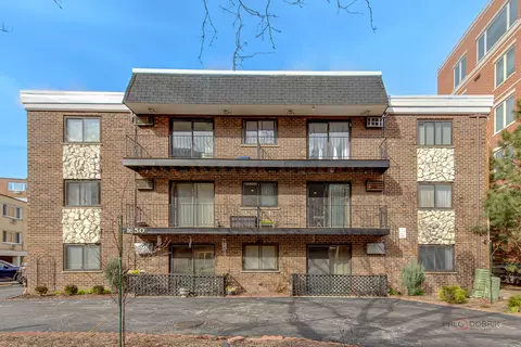 1650 Mill St #202, Des Plaines, IL 60016