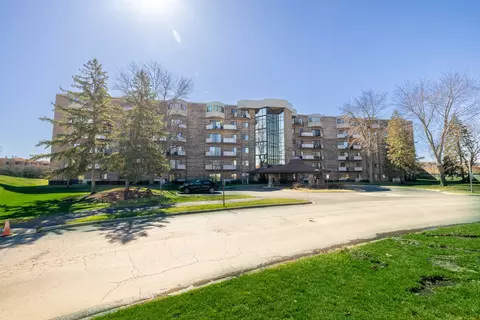 1275 E Baldwin Ln #611, Palatine, IL 60074