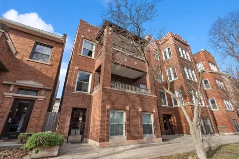 1010 N Oakley Blvd, Chicago, IL 60622