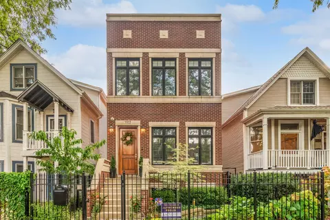 1933 W Fletcher St, Chicago, IL 60657