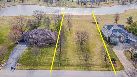 737 Braintree Ln, Bartlett, IL 60103