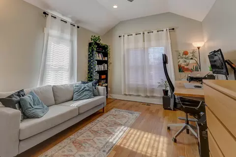 Living - 1932 Jackson Ave, Evanston, IL 60201 photo 3 of 5