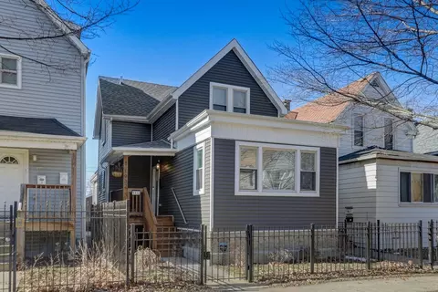1932 Jackson Ave, Evanston, IL 60201