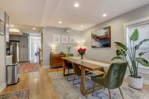 Dining - 1932 Jackson Ave, Evanston, IL 60201 photo 3 of 3