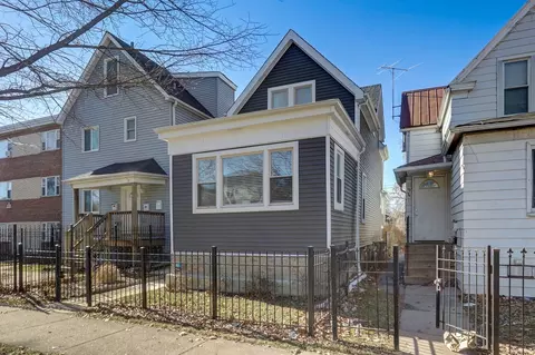 Exterior - 1932 Jackson Ave, Evanston, IL 60201 photo 2 of 4