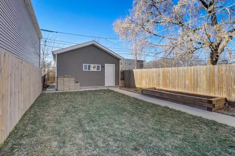 Exterior - 1932 Jackson Ave, Evanston, IL 60201 photo 4 of 4
