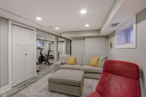 Living - 1932 Jackson Ave, Evanston, IL 60201 photo 4 of 5