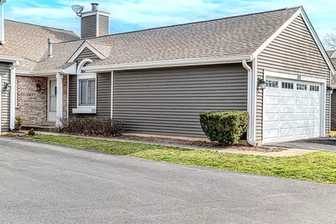 153 E Raleigh Ct, Bloomingdale, IL 60108