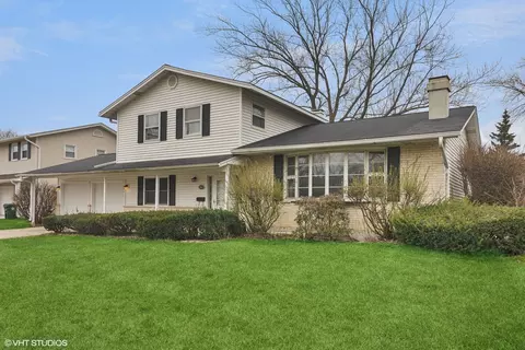 855 E Pratt Dr, Palatine, IL 60074