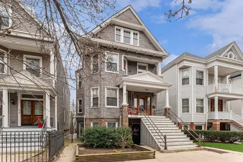 2139 W Grace St, Chicago, IL 60618