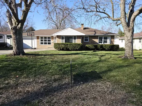 1109 E Van Buren St, Clinton, IL 61727