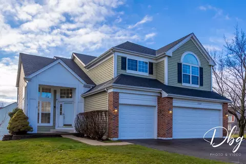 2264 N Aster Pl, Round Lake Beach, IL 60073