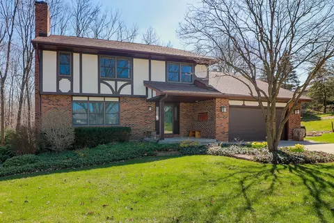6 Spruce Ct, Lemont, IL 60439