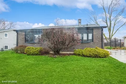78 E Drummond Ave, Glendale Heights, IL 60139