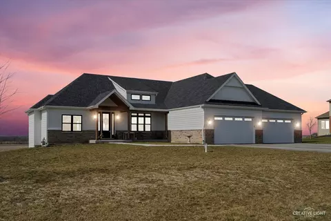 9355 Lee Hill Rd, Millbrook, IL 60536