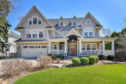 355 Taylor Ave, Glen Ellyn, IL 60137