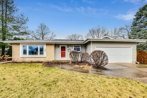 500 Silbury Ct, Mchenry, IL 60050