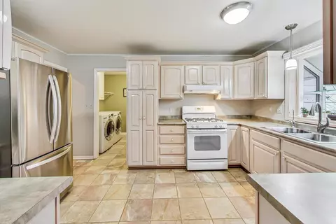 500 Silbury Ct, Mchenry, IL 60050 photo 7