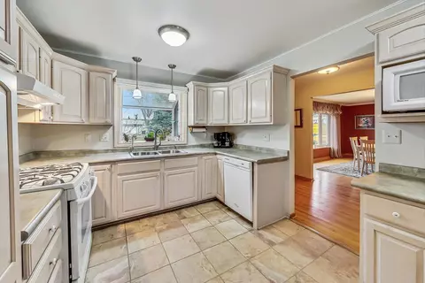 500 Silbury Ct, Mchenry, IL 60050 photo 6