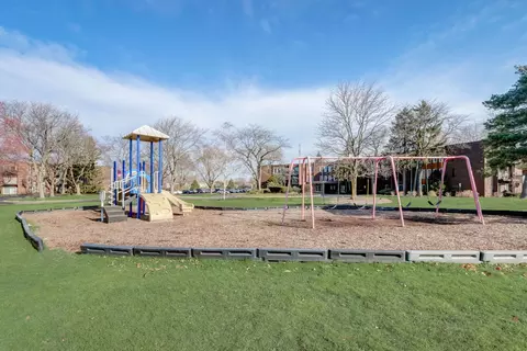 1430 Sandstone Dr #317, Wheeling, IL 60090 photo 27