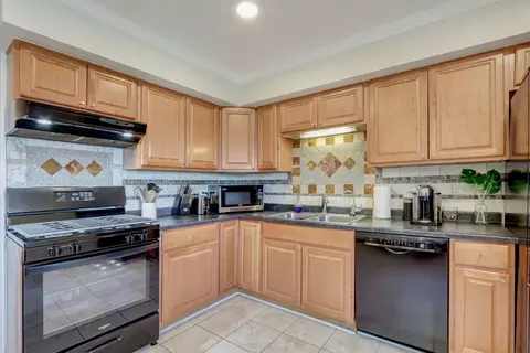 1430 Sandstone Dr #317, Wheeling, IL 60090 photo 8