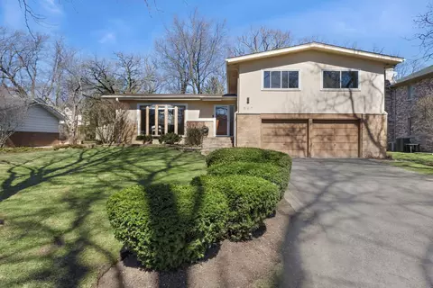 867 Auburn Ct, Highland Park, IL 60035