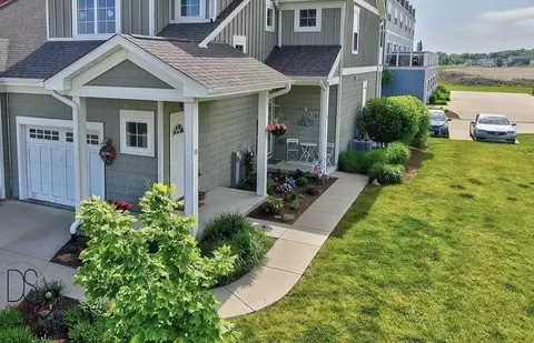 8 Starboard St #C, Ottawa, IL 61350