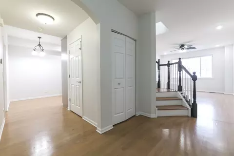 Entry Way - 1336 Tamarack Dr #1, Bartlett, IL 60103 photo 1 of 4
