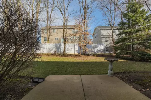 Exterior - 1336 Tamarack Dr #1, Bartlett, IL 60103 photo 4 of 5