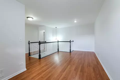 Entry Way - 1336 Tamarack Dr #1, Bartlett, IL 60103 photo 3 of 4