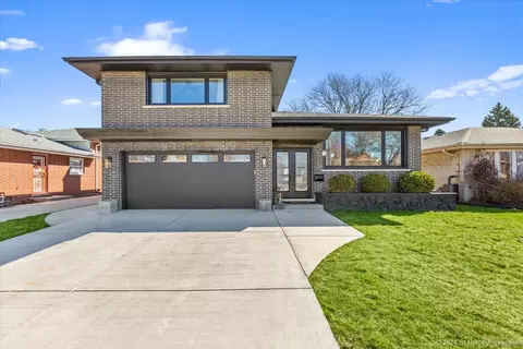 8935 S Sacramento Ave, Evergreen Park, IL 60805