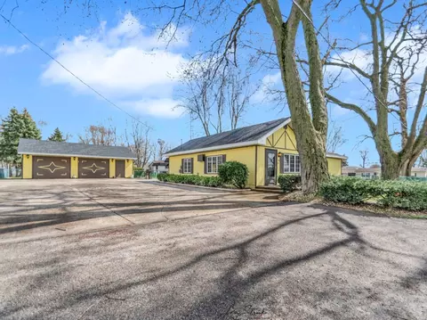 346 S Van Buren St, Godley, IL 60407